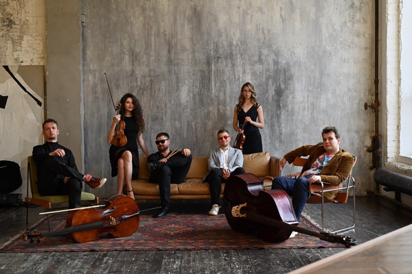 Оркестр при свечах Moon Eclipse