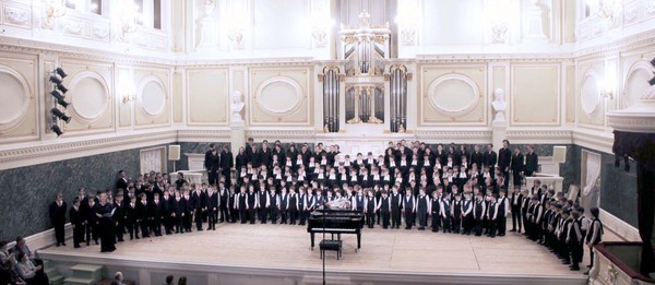 Поют мальчишки Петербурга