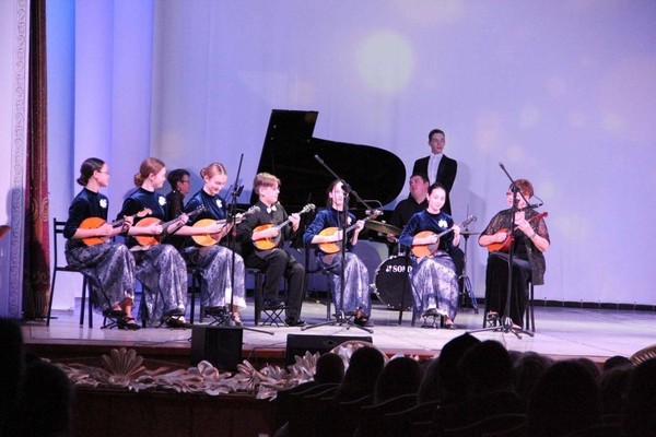 Отчетный концерт учащихся отделения народных инструментов