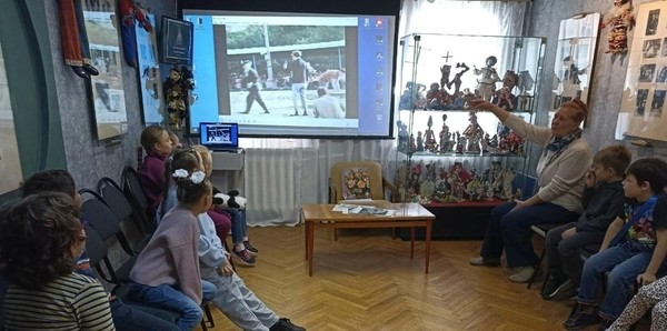 Тематическая беседа «День бегемота»