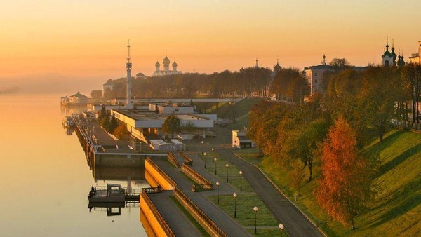 Программа «Прогулка по родным улицам»