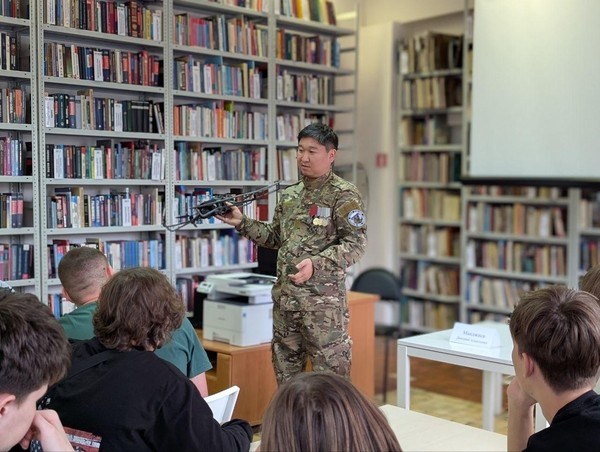 Встреча с участником СВО Дмитрием Манджиевым