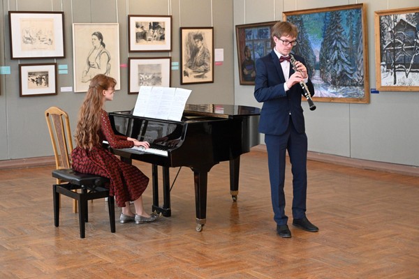 Отчетный концерт учащихся отдела струнно-смычковых инструментов и духовых инструментов