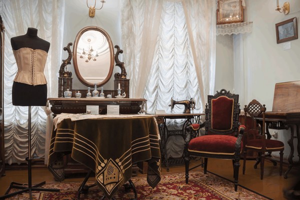 Обзорная экскурсия по выставкам музея «Дом Машаровых»