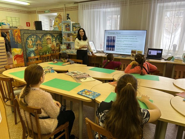 Литературный час «В. Даль – собиратель русского фольклора»