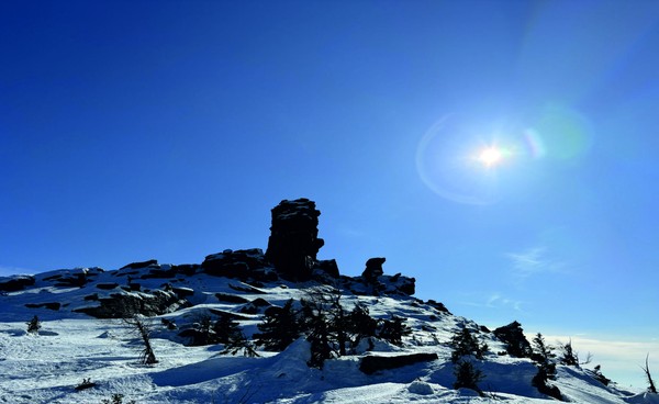 Помяненный камень из Кировского района
