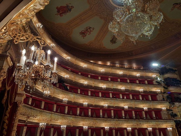 Театральное закулисье