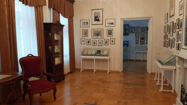 Литературно-поэтическая гостиная «Вся долина в зеленых садах: Крым»