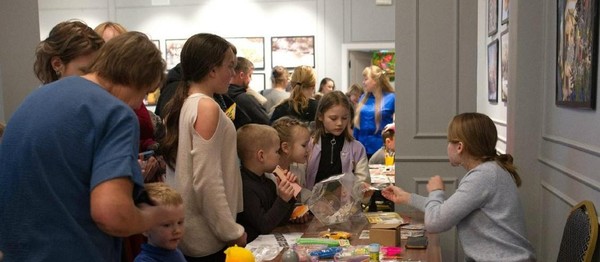 Семейный праздник «Невероятное путешествие Попугая Кеши»