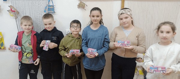 Мастер-класс: поделка из бумаги «Машины на дороге»