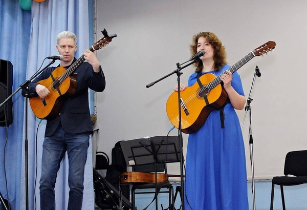Концерт дуэта «ДиЛеМа» «Гитару тронь легонько ты рукой…»