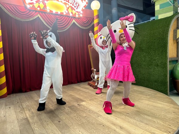 Выходные с Куроми, Мелоди и Хэллоу Китти