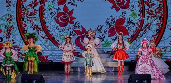 X областной открытый конкурс художников–модельеров «Нить творчества»