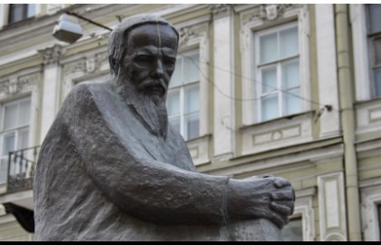 Экскурсия по дворам и их парадным с посещением коммуналки мини группа