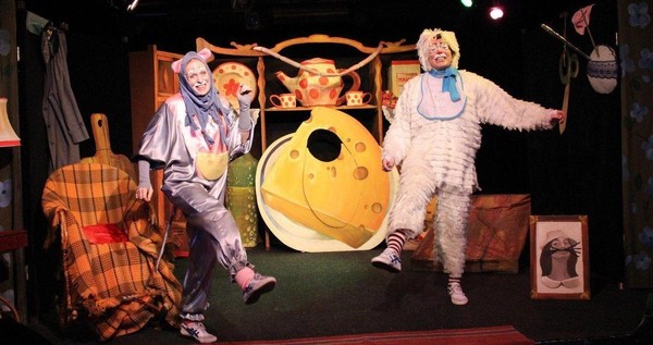 Спектакль «Кошки-мышки и тетушка Марина»