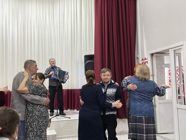 Поет гармонь в Ладном тереме. Творческая встреча гармонистов «Как много девушек хороших»