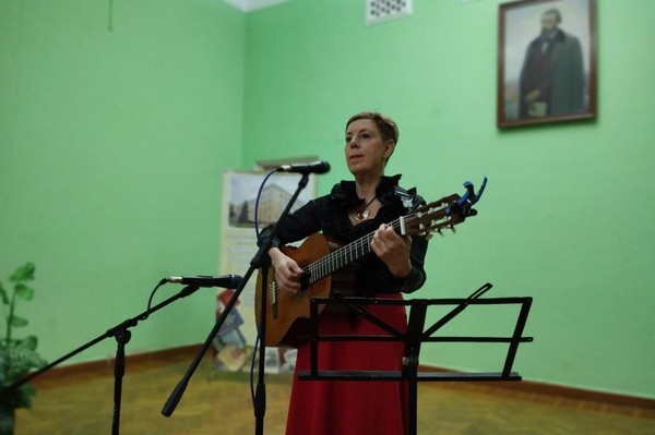 Музыкально-поэтический вечер «В город вошла весна»