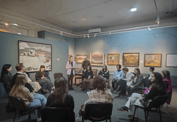 Выставка «Через горы, сквозь туман»