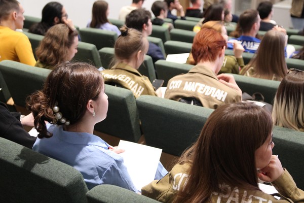 Презентация детской книги «Гир-Лили и его друзья»