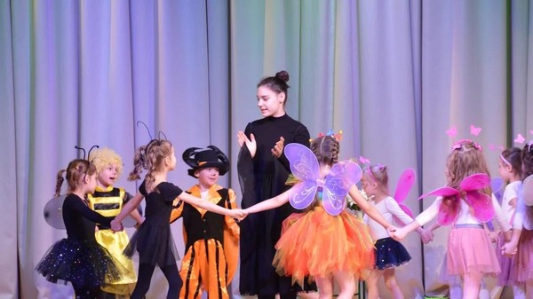 Спектакль «Муха–цокотуха»