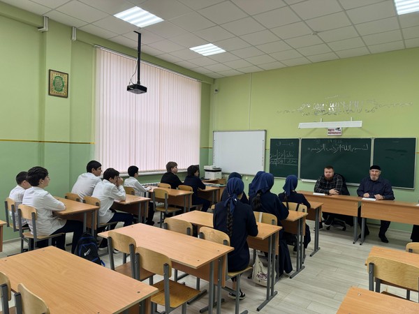 «Броня наша крепка и танки наши быстры»