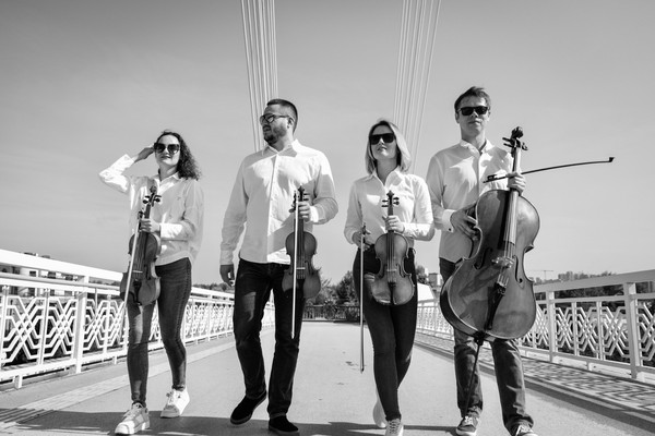 Una Corda. Пески времени