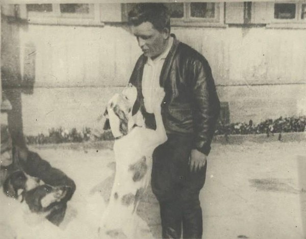 Выставка «В нашей квартире собаки и кот: питомцы С.М. Кирова»