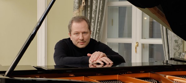 Юрий Мартынов