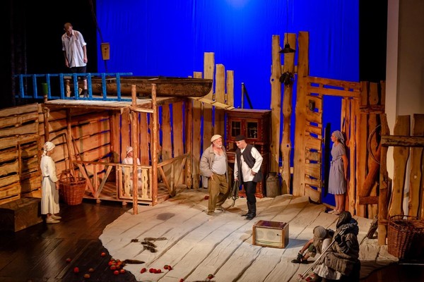 Спектакль «Очень простая история»