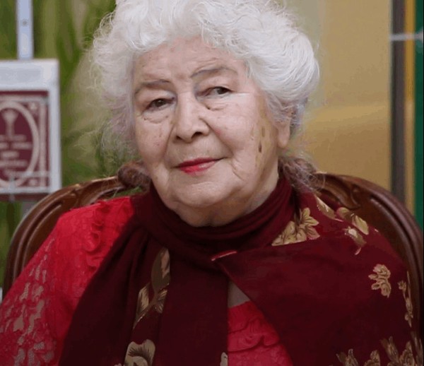 «Между веками»