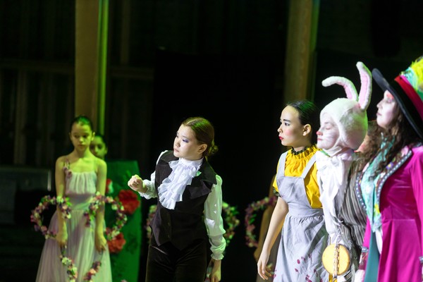 Алиса в стране чудес