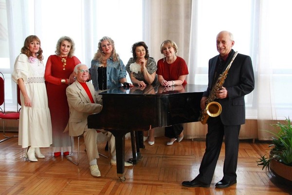 Эстрадная программа «Весенние ритмы»