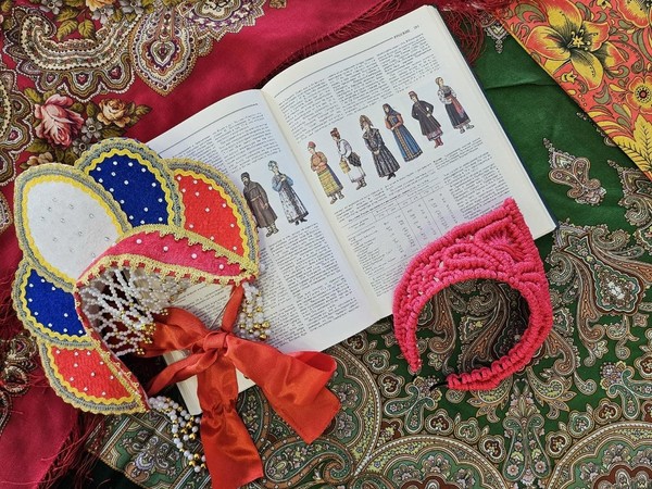 Фольклорный час «Русский кокошник: возрождение традиции»