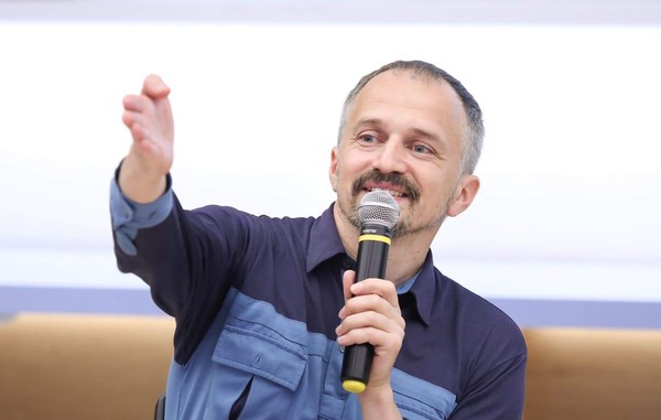 Встреча с писателем Петром Волцитом «Книга открывает мир наук»