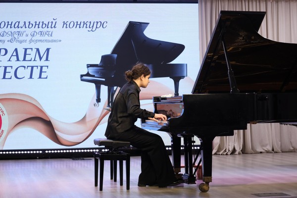 Лекция: «Свиридов: голос России в музыке XX века»