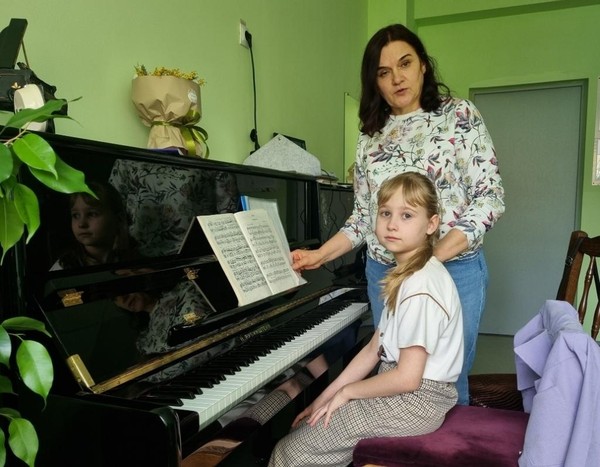 Лекция с практическим показом. «Обзор сборника «Наши любимые песни. Песни из кинофильмов»»