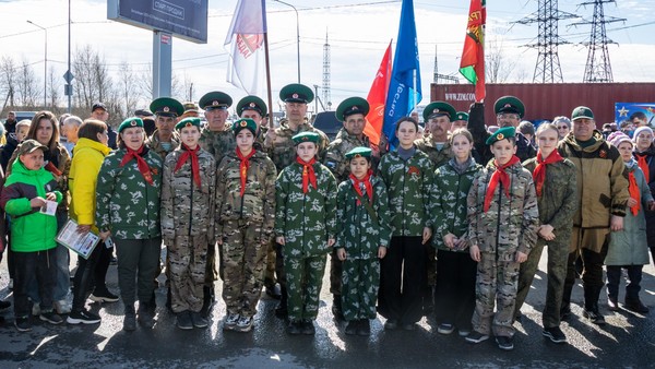 Торжественный митинг, посвященный отправке гуманитарного конвоя в зону СВО