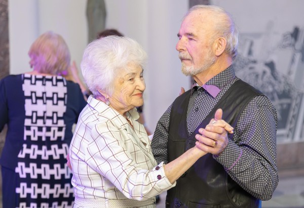 Танцевальный вечер «Старая пластинка»