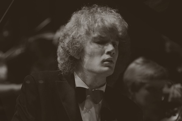 Иван Бессонов и эстрадно-симфонический оркестр