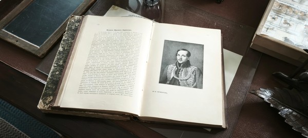 Литературная программа «Жаль, что не вел счета прочитанным книгам…»