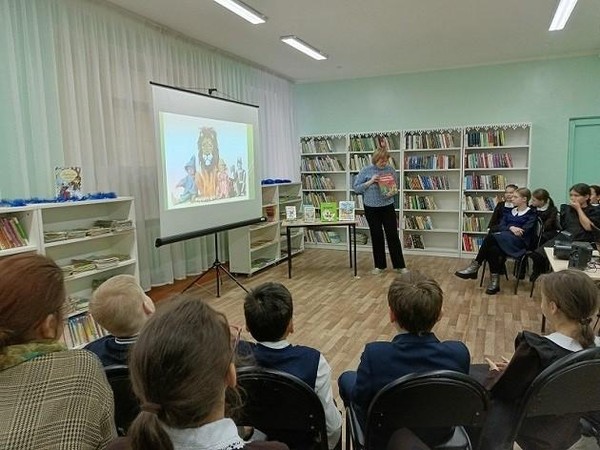 Познавательно-развлекательная программа «Библиотечный карнавал»