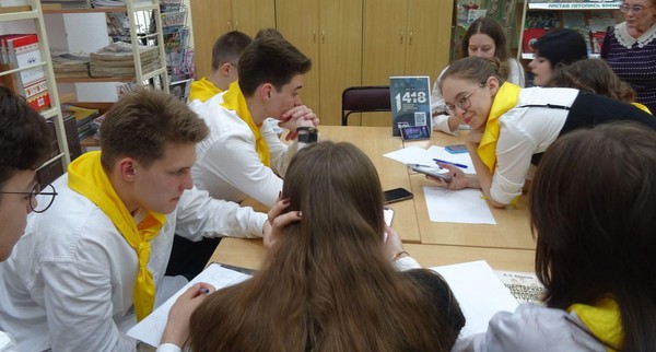 Литературная гостиная «Властелин страниц»