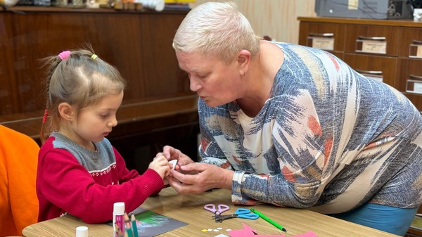 Занятие в изостудии «Акварелька» с мастер-классом по живописи