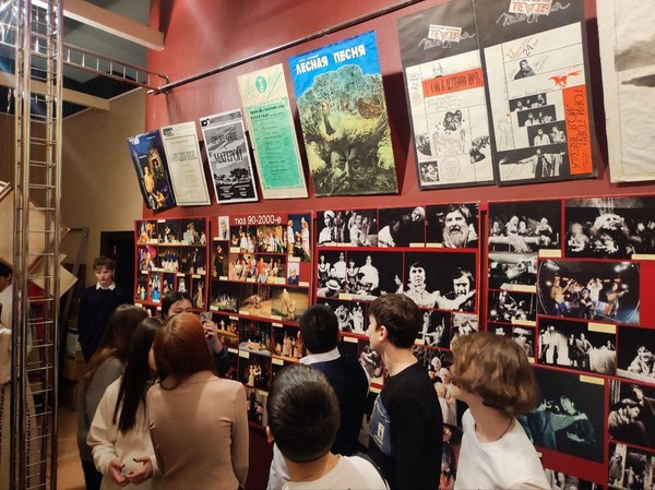 Таинственное закулисье