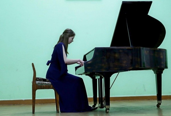 Открытые академические контрольные выступления студентов 2 курса по общему фортепиано