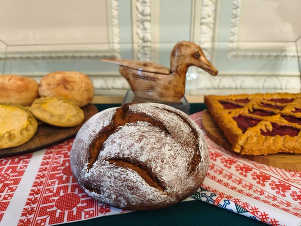 Жили-были (Бытовые традиции коренных народов Ленинградской области)