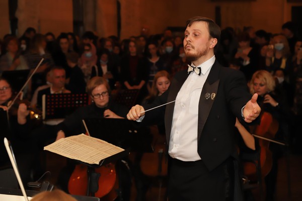 Гала-концерт симфонического оркестра и солистов