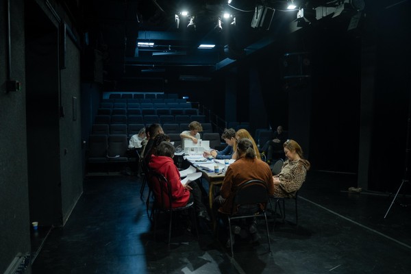 Спектакль «Шум за сценой»