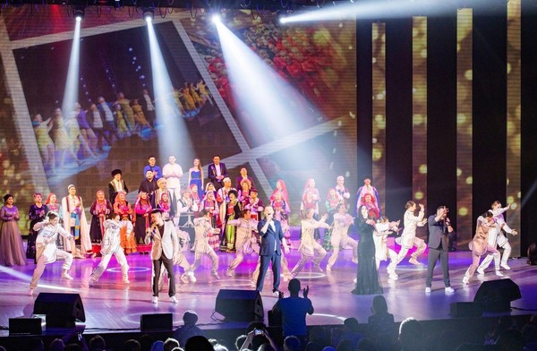 Концерт «Многоцветие традиций»