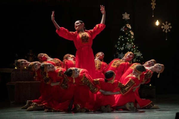 Театрализованное представление «Русская круговерть»